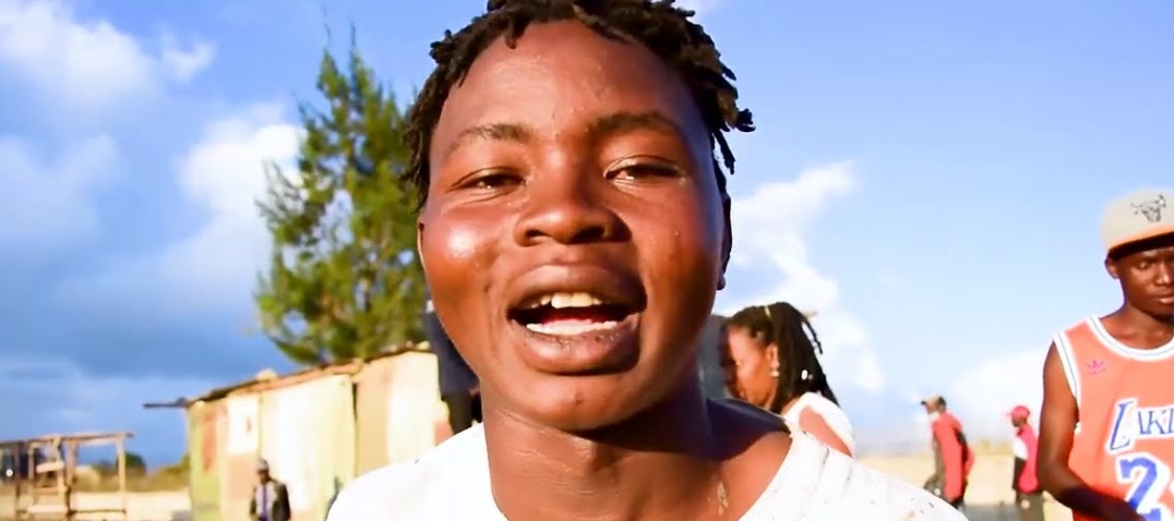 ”Mrembo Wangu ni Pombe pekee” The Story Behind Stoopid Boy’s Struggles Stoopid Boy, the rising star behind the hit song “Gbaga Jat,” has captured the attention of Kenyans with his talent and unique sound. However, as his star rises, so do questions about his personal struggles
