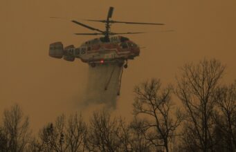 S. Korea Wildfire Crisis: Choppers and Troops Deployed South Korea Wildfire Crisis: Choppers and Troops Deployed