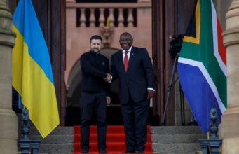 South African President Engages with Zelensky, Supports Ukraine’s Ceasefire Initiative South African President Engages with Zelensky, Supports Ukraine's Ceasefire Initiative