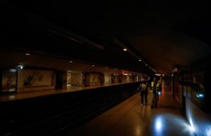 Spain announces a state of emergency following a widespread power outage. A supermarket in Spain after the massive power outage: