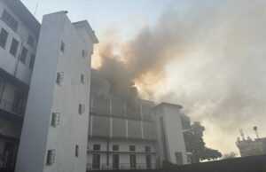 🔥 Sierra Leone State House Fire Outbreak Destroys Historic Landmark in Freetown 🔥 Sierra Leone State House Fire Outbreak Destroys Historic Landmark in Freetown
