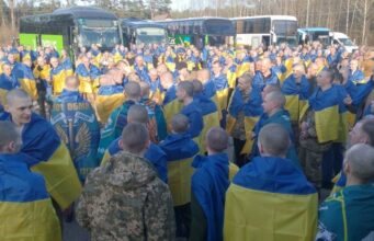 Putin Declares Easter Ceasefire as Russia and Ukraine Conduct Large POW Exchange Putin Declares Easter Ceasefire as Russia and Ukraine Conduct Large POW Exchange