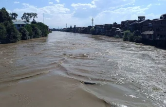 Pakistani Flood Alert Issued in Muzaffarabad as Residents Claim Sudden Water Release into Jhelum Pakistani Flood Alert Issued in Muzaffarabad as Residents Claim Sudden Water Release into Jhelum