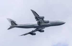 Trump Faces Scrutiny Over Reported Plans to Use Qatari Jet as Temporary Air Force One