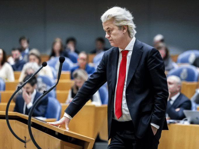 Dutch government coalition collapses over migration clash Dutch government coalition collapses over migration clash
