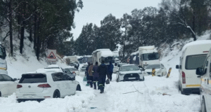 Weather warnings issued for South Africa: Snow, rain, winds and waves expected Weather warnings issued for South Africa: Snow, rain, winds and waves expected