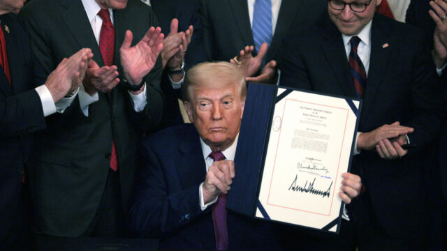 Trump Signs Executive Order to Lift Longstanding Sanctions on Syria