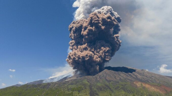 Italy’s Mount Etna erupts sending Towering Ash Cloud Over Sicily Italy's Mount Etna erupts sending Towering Ash Cloud Over Sicily
