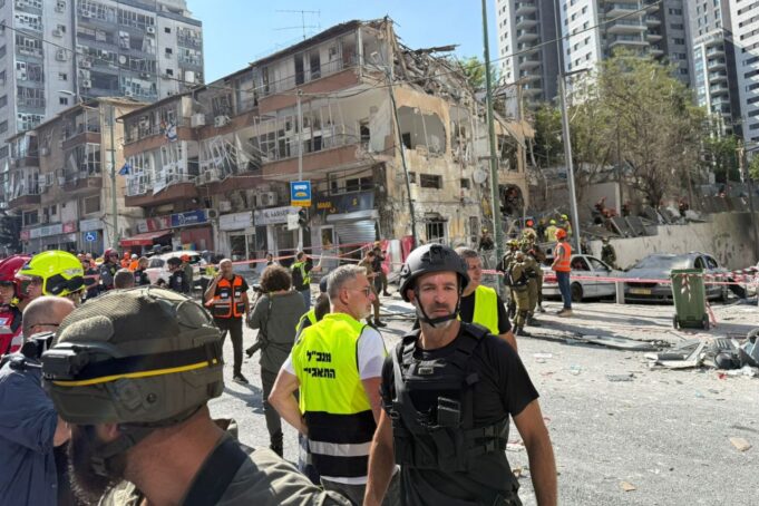 Iran Strikes Ramat Gan and Be’er Sheva as Israel Vows Retaliation Iran Strikes Ramat Gan and Be’er Sheva as Israel Vows Retaliation