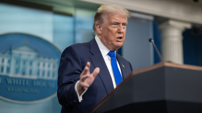 Trump Issues Ultimatum to Russia: 100% Tariffs If No Ukraine Resolution in 50 Days Trump Issues Ultimatum to Russia