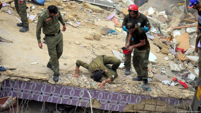 Death toll from Karachi building collapse increases to 14 Death toll from Karachi building collapse increases to 14