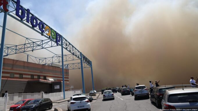 France: Significant Wildfire Near Marseille Closes Airport France: Significant Wildfire Near Marseille Closes Airport