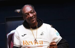 Snoop Dogg Joins Swansea City as Minority Owner in Surprise Deal Snoop Dogg Joins Swansea City as Minority Owner in Surprise Deal