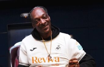 Snoop Dogg Joins Swansea City as Minority Owner in Surprise Deal Snoop Dogg Joins Swansea City as Minority Owner in Surprise Deal