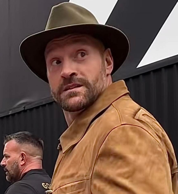 Screenshot_21-7-2025_2144_x.com Tyson Fury Reignites Usyk Trilogy Talk After Ukrainian’s Win Over Dubois