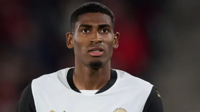 Mosquera to Arsenal: Spain U‑21 Defender Sets Off for Pre‑Season Tour Mosquera, 21, is set to join Arsenal’s pre-season squad in Singapore.