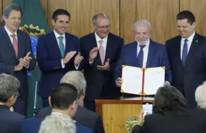 Brazil’s Lula announces $5.5 billion in credits for exporters hit by US tariffs Brazil’s Lula announces $5.5 billion in credits for exporters hit by US tariffs