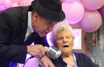 World’s oldest person celebrates 116th birthday in UK World's oldest person celebrates 116th birthday in UK