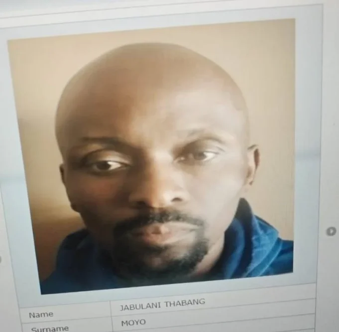 Inmate ‘kills’ two cops, flees in police car after attending court case in south Africa Inmate ‘kills’ two cops, flees in police car after attending court case in south Africa