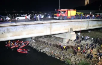 At least 18 dead after bus plunges off bridge in El Harrach, east of Algiers At least 18 dead after bus plunges off bridge in El Harrach, east of Algiers