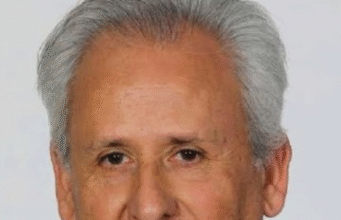 Acting police minister vows relentless manhunt for cop killer Jabulani Moyo Jabulani Thabang Moyo, awaiting trial for business robbery, is now accused of murdering two detectives.