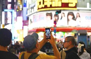 Two-hour daily smartphone limit proposed in Japan Two-hour daily smartphone limit proposed in Japan