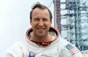 Apollo 13 moon mission leader James Lovell dies at 97 Apollo 13 moon mission leader James Lovell dies at 97