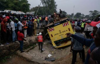 Bus carrying mourners from a funeral overturns in Kenya, killing 25 people Bus carrying mourners from a funeral overturns in Kenya, killing 25 people