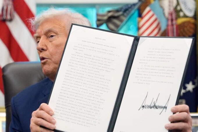 Trump signs executive order supporting proposed deal to put TikTok under US ownership Trump signs executive order supporting proposed deal to put TikTok under US ownership