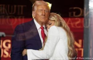 Trump hails Charlie Kirk as a “great man” following his death Trump hails Charlie Kirk as a “great man” following his death