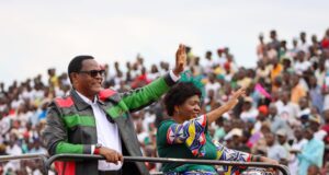Malawi court authorizes a search of former President residence over claims he unlawfully kept state security dogs Malawi court authorizes a search of former President residence