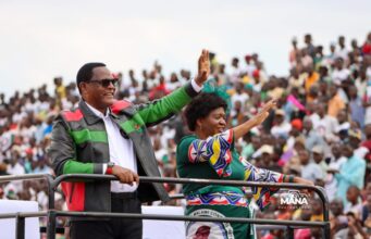 Malawi court authorizes a search of former President residence over claims he unlawfully kept state security dogs Malawi court authorizes a search of former President residence
