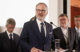 Czech billionaire ex-PM’s party tops parliamentary vote Czech billionaire ex-PM's party tops parliamentary vote