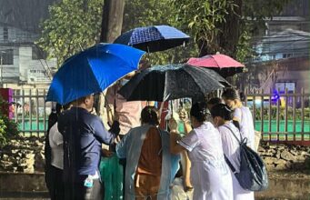 Philippines Earthquake: woman gives birth at Cebu City roadside Philippines Earthquake: woman gives birth at Cebu City roadside