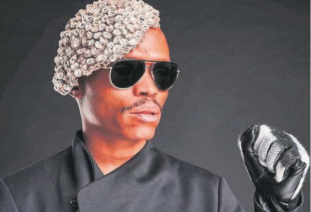 Somizi Mhlongo’s company nowhere to be found as sheriff attempts to execute court order Somizi Mhlongo’s company nowhere to be found as sheriff attempts to execute court order