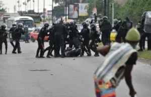 Ivory Coast: 26 protesters sentenced to three years in prison for “disturbing public order” Ivory Coast: 26 protesters sentenced to three years in prison for "disturbing public order"