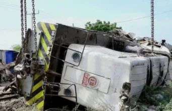 Train crash in eastern Ethiopia kills 14 Train crash in eastern Ethiopia kills 14