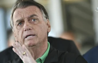 Brazil Supreme Court justice keeps Bolsonaro under house arrest Brazil Supreme Court justice keeps Bolsonaro under house arrest
