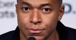 Kylian Mbappé is demanding 263 million euros from PSG, the club is asking for 440 million Kylian Mbappé is demanding 263 million euros from PSG, the club is asking for 440 million