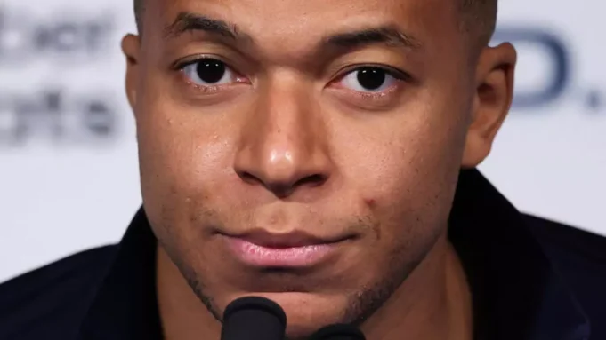 Kylian Mbappé is demanding 263 million euros from PSG, the club is asking for 440 million Kylian Mbappé is demanding 263 million euros from PSG, the club is asking for 440 million