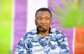 Pastor Ng’ang’a Claims Buying Condoms in Kisumu, Homa Bay Exposes Visitors Pastor James Ng’ang’a criticised for comments seen as promoting stigma in Homabay and Nyanza. He claimed his hotel business is struggling because he refuses to sell alcohol, marijuana, and condoms. Remarks about buying condoms “marking newcomers” drew backlash from health workers and activists. Critics say religious leaders should support HIV prevention efforts, not mock them. Supporters defend him, saying his style has always been bold and unapologetic. Ng’ang’a’s Comments Ignite Heated Debate Pastor James Ng’ang’a of Neno Evangelism Centre has found himself at the centre of fresh controversy after making remarks that many believe reinforce harmful stigma in regions with high HIV prevalence, such as Homabay and the wider Nyanza area. Speaking about his hotel business, the preacher said it was performing poorly because he chose not to sell items like alcohol, marijuana, or condoms. His comments quickly drew criticism from health advocates, who argued that condoms are an essential tool in HIV prevention. Controversial Claim About Buying Condoms in Homabay and Nyanza Pastor Ng’ang’a also suggested that in areas such as Homabay and Nyanza, people assume you are unfamiliar with the region if you are seen buying condoms. The statement sparked mixed reactions, with some saying he was highlighting a real social problem, while others felt he was mocking communities already battling high HIV rates. Local health workers note that condom-related stigma remains a challenge in some parts of Nyanza, discouraging people from openly seeking protection. This has long been a concern for county officials, especially during periods of condom shortages. Health Experts Call for Responsible Messaging With Homabay County consistently recording high HIV prevalence, public health activists say leaders—especially influential religious figures—should encourage safe practices rather than ridicule condom use. They argue that such comments could undermine ongoing efforts to promote responsible sexual health and community education. A History of Controversial Statements Pastor Ng’ang’a is no stranger to headlines. His dramatic preaching style and bold statements frequently go viral, attracting both criticism and praise. Supporters defend him as a fearless preacher who speaks his mind, while critics say some of his remarks risk reversing progress made in sensitive public health campaigns.