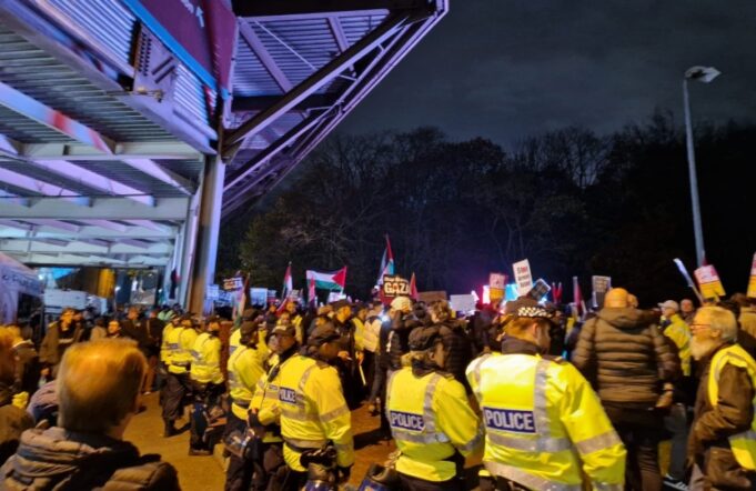 Tension at Villa Park as Pro-Palestine and Israeli Supporters Clash Before Europa League Match Tension at Villa Park as Pro-Palestine and Israeli Supporters Clash Before Europa League Match