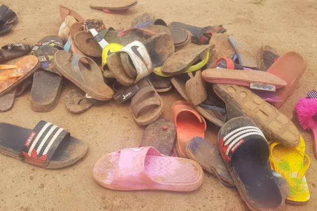 25 schoolgirls abducted by armed men in Nigeria 25 schoolgirls abducted by armed men in Nigeria