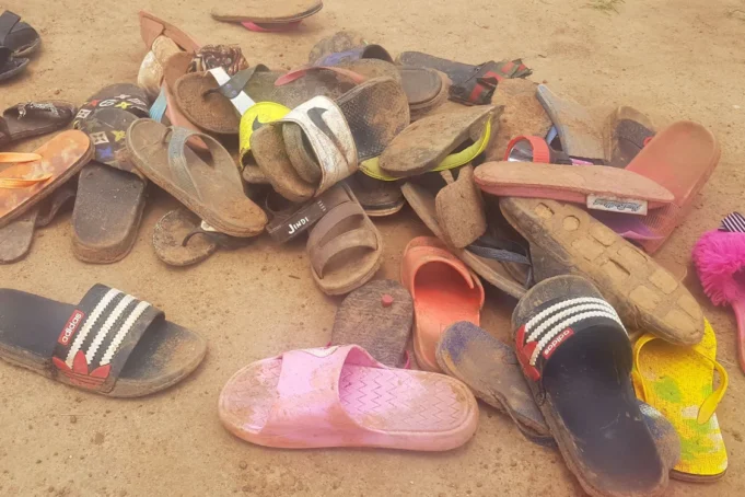 25 schoolgirls abducted by armed men in Nigeria 25 schoolgirls abducted by armed men in Nigeria