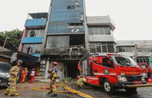 Building fire kills 20 in Indonesia’s capital: police A fire in a building on Tuesday in Indonesia's capital killed at least 20 people, police said. Police said the fire started in the afternoon when a battery on the first floor of a seven-story office building in central Jakarta exploded and the fire spread to the upper levels. "As of now, 20 victims have been retrieved, consisting of five men and 15 women," Susatyo Purnomo Condro, the Central Jakarta police chief, told reporters, adding that one of those killed was a pregnant woman. Susatyo said most of the victims did not seem to suffer from burns and most likely died of asphyxiation. He said the bodies had been taken to the police hospital for autopsy. Firefighters are still scouring the scene to find more people possibly trapped inside the building, he said. "We are still collecting data, but for now, we are focusing on identifying the victims who have been found," he said. Susatyo said that firefighters were focused on cooling the building due to intense heat and thick smoke on several floors. Deadly fires are not uncommon in Indonesia where in 2023, at least 12 people were killed and 39 injured in eastern Indonesia after an explosion at a nickel-processing plant.