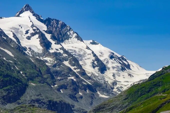 Austrian mountaineer charged with letting girlfriend freeze to death on mountain Austrian mountaineer charged with letting girlfriend freeze to death on mountain