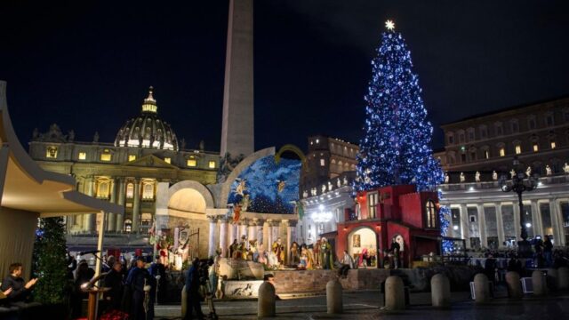 Vatican Christmas tree and Nativity Scene inaugurated in St. Peter’s Square Vatican Christmas tree and Nativity Scene inaugurated in St. Peter’s Square