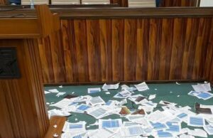 Somalia Parliament Erupts in Fights Over Constitution Amendments Debate Somalia Parliament Erupts in Fights Over Constitution Amendments Debate