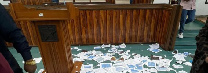 Somalia Parliament Erupts in Fights Over Constitution Amendments Debate Somalia Parliament Erupts in Fights Over Constitution Amendments Debate