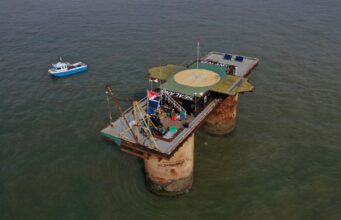 The World’s Smallest Country Sits in the Middle of the Sea — Ruled by Its Own Prince, With Its Own Flag and Currency ( SEALAND) The World’s Smallest “Country” Just 30 Minutes From London — Inside Sealand, the Micronation Ruled by Its Own Prince